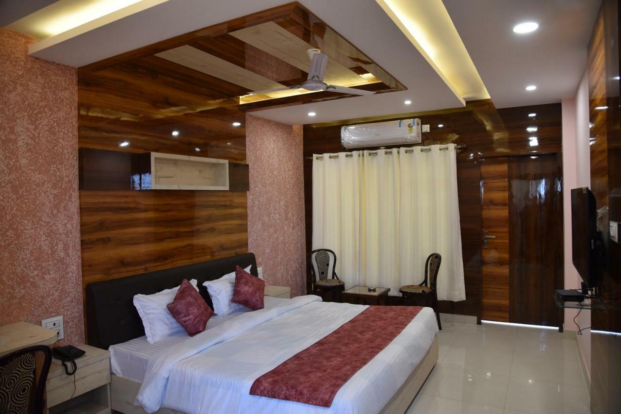 Hotel Pushpanjali 보팔 외부 사진