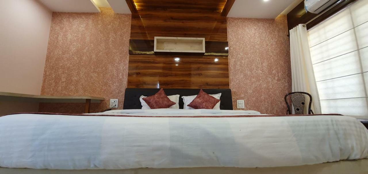 Hotel Pushpanjali 보팔 외부 사진