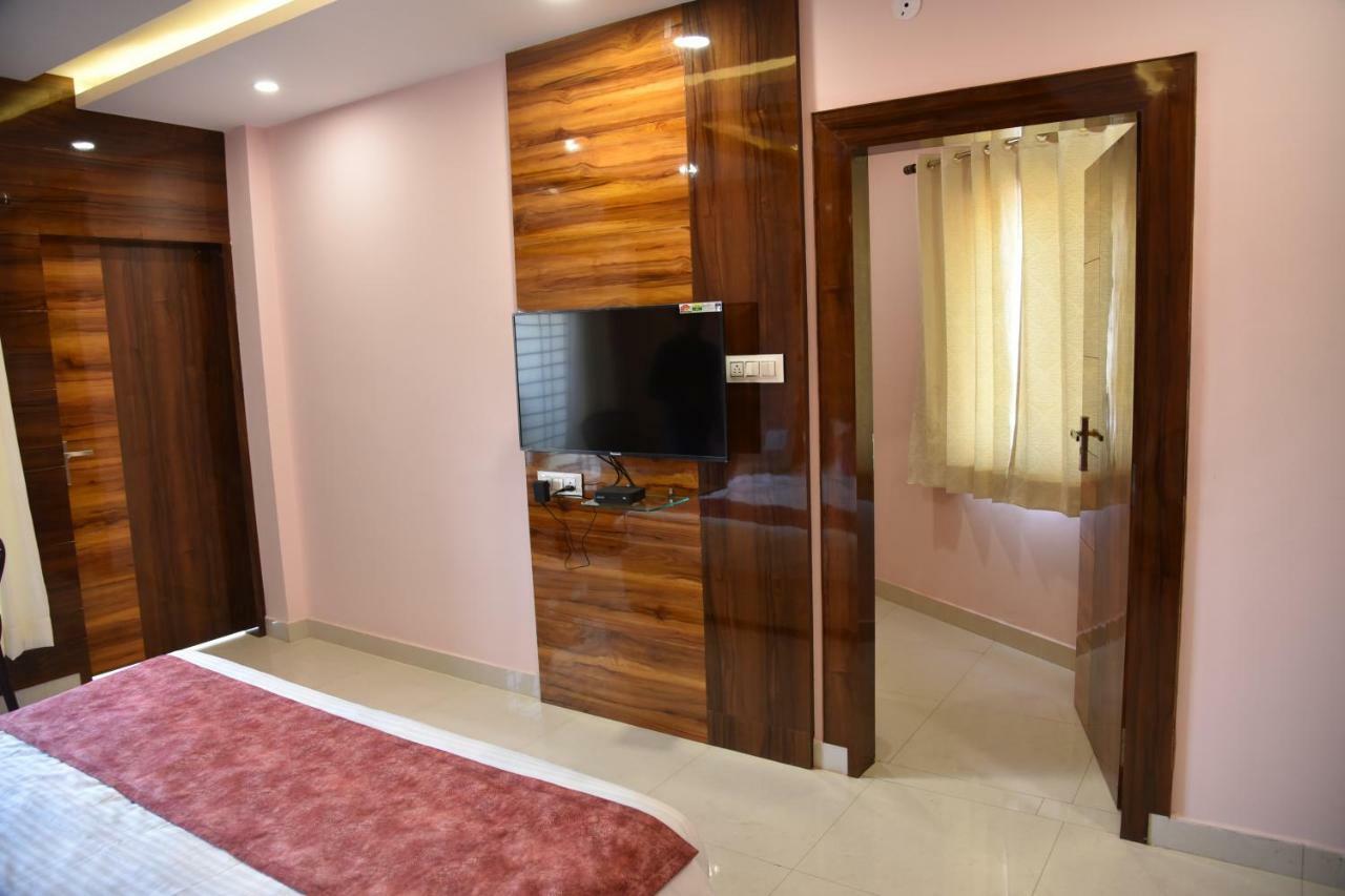 Hotel Pushpanjali 보팔 외부 사진