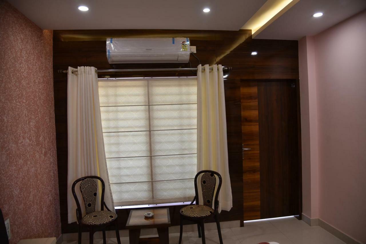 Hotel Pushpanjali 보팔 외부 사진