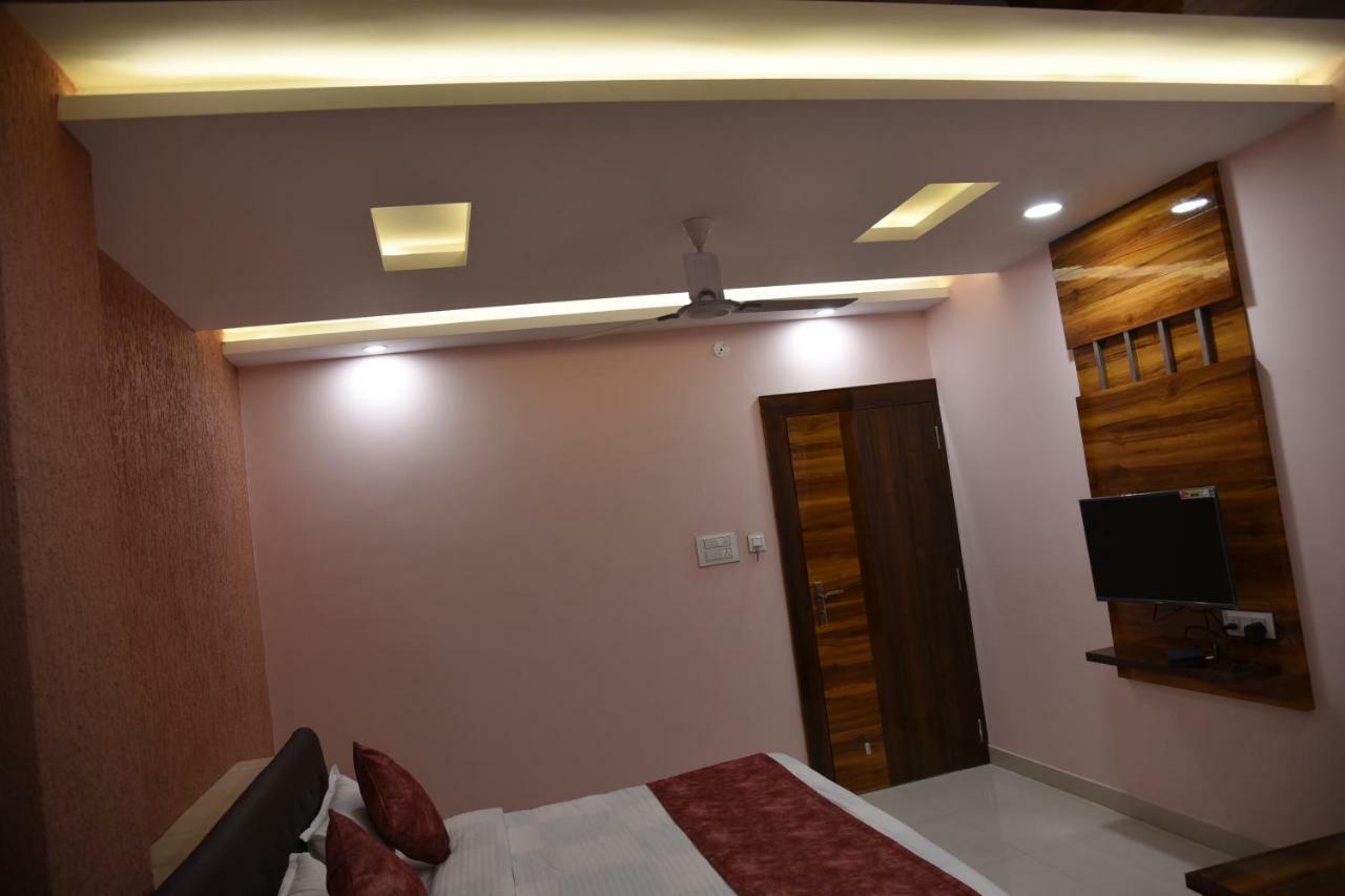 Hotel Pushpanjali 보팔 외부 사진