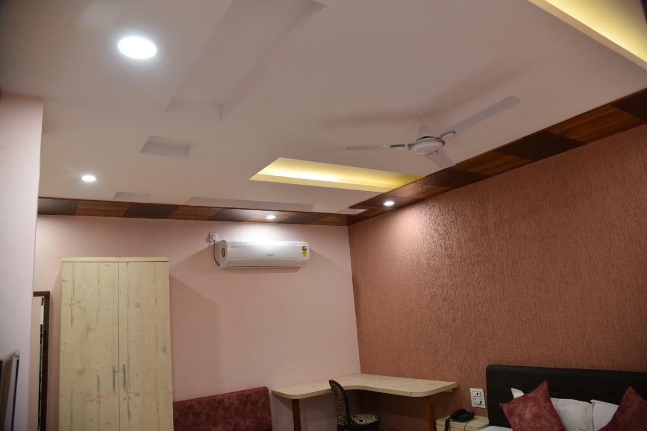 Hotel Pushpanjali 보팔 외부 사진