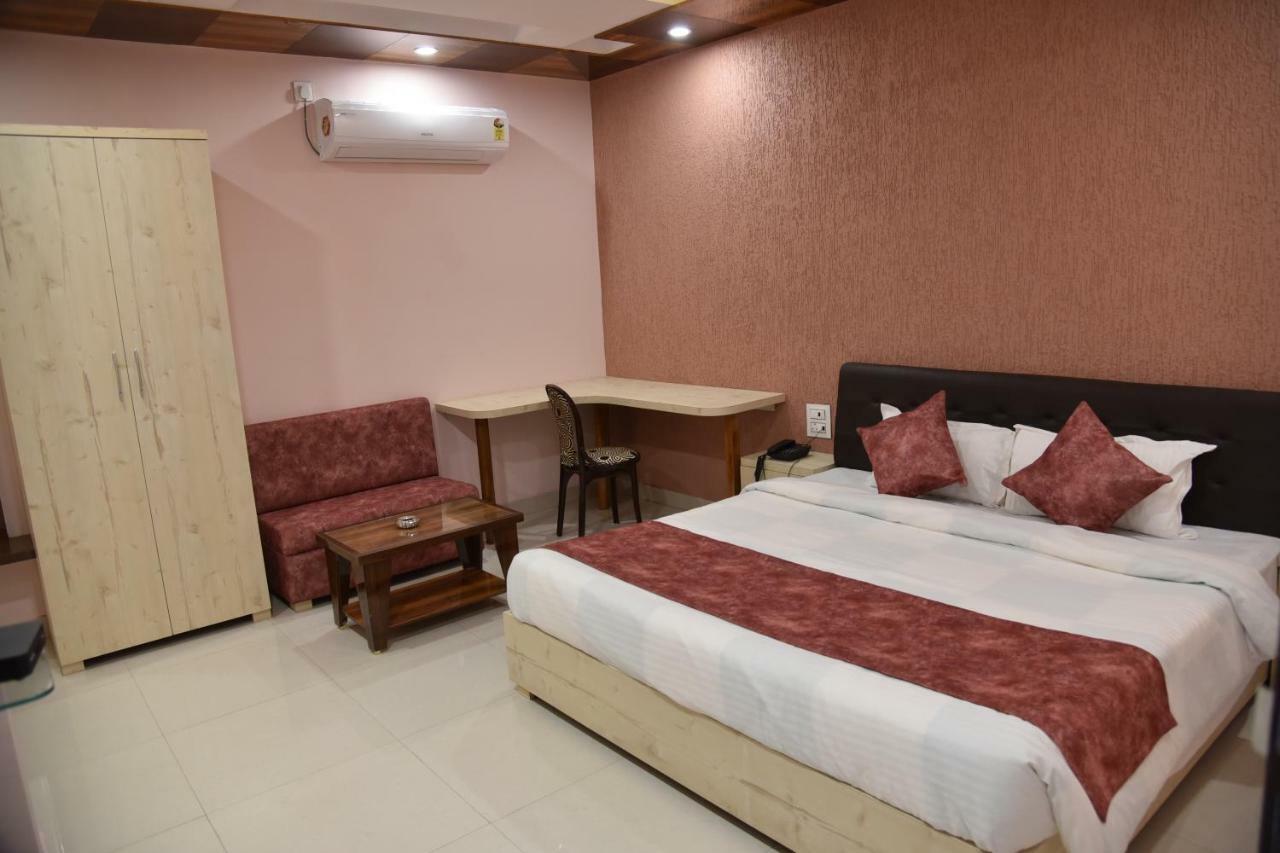 Hotel Pushpanjali 보팔 외부 사진