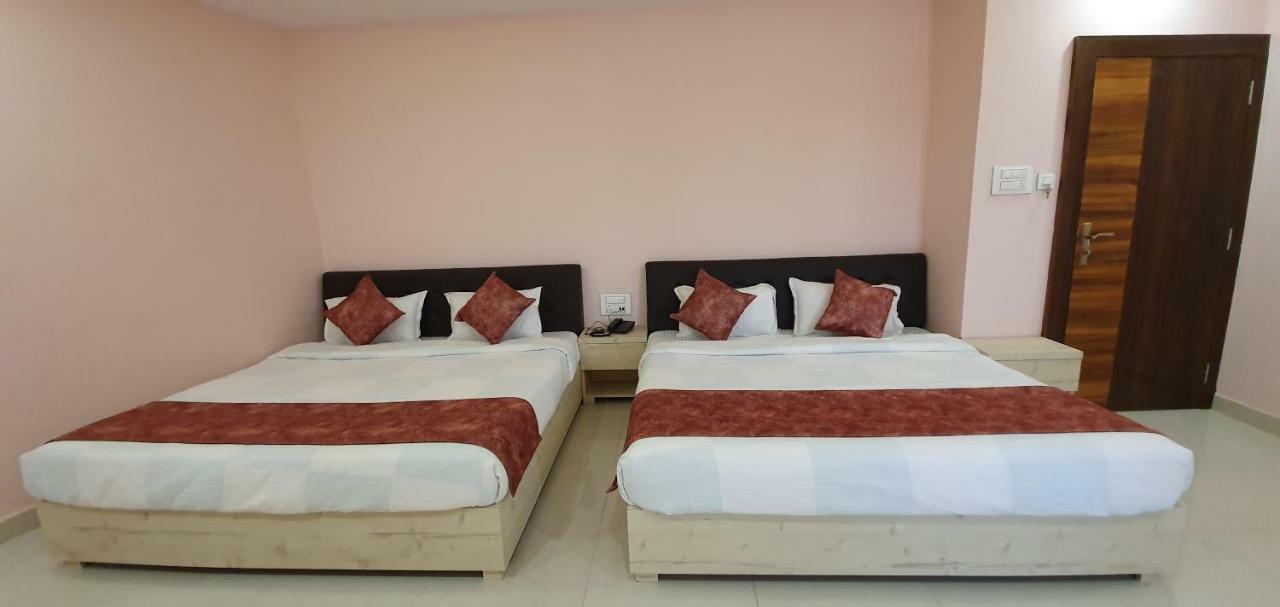 Hotel Pushpanjali 보팔 외부 사진