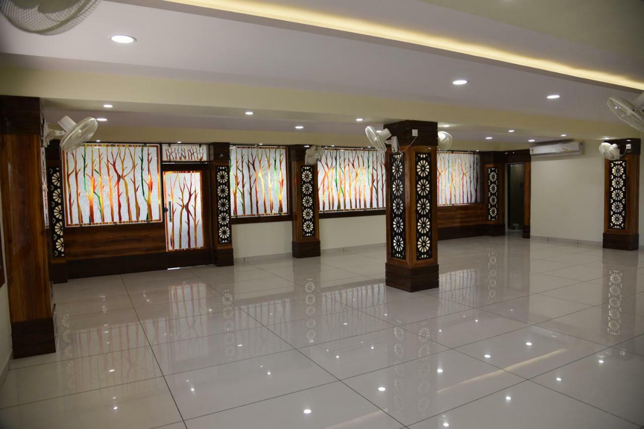 Hotel Pushpanjali 보팔 외부 사진