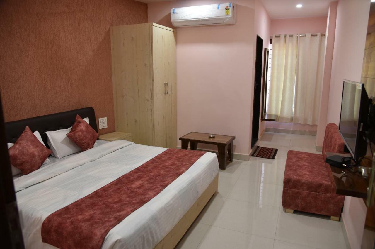 Hotel Pushpanjali 보팔 외부 사진