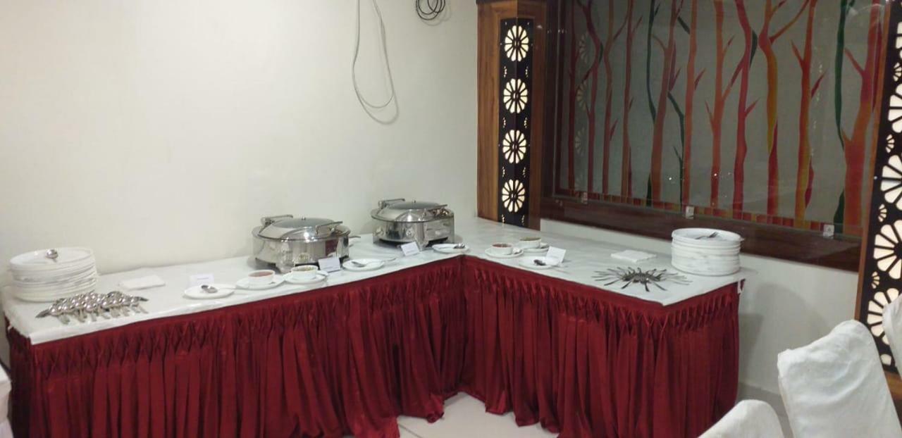 Hotel Pushpanjali 보팔 외부 사진